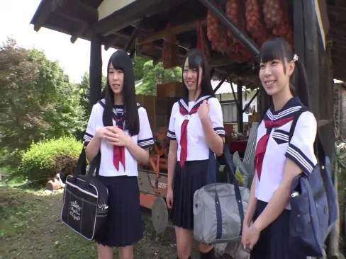 I Played a Prank on an Innocent Girl by a River in the Countryside and Went Straight to a Nearby Hot Spring